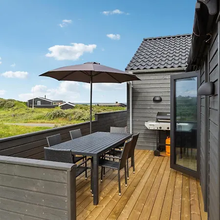 Hébergement de vacances Stunning Home In Hjorring With House Sea View Hjørring