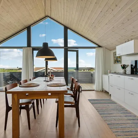 Stunning Home In Hjorring With House Sea View Hjørring