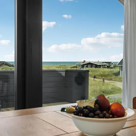 Stunning Home In Hjorring With House Sea View Hjørring
