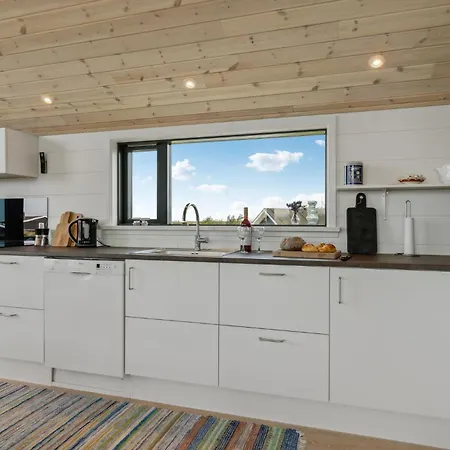 Stunning Home In Hjorring With House Sea View Hjørring