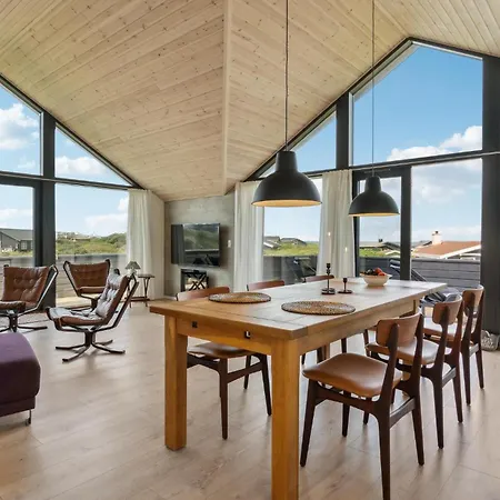 Stunning Home In Hjorring With House Sea View * Hjørring