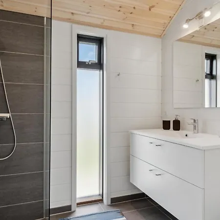 Cozy In With Kitchen Hjorring